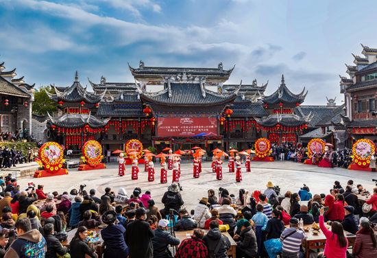 黔東南下司古鎮(zhèn)舉辦“歡樂過大年·喜迎冬奧會(huì)—我們的美好生活”2022全國鄉(xiāng)村“村晚”示范展示活動(dòng)